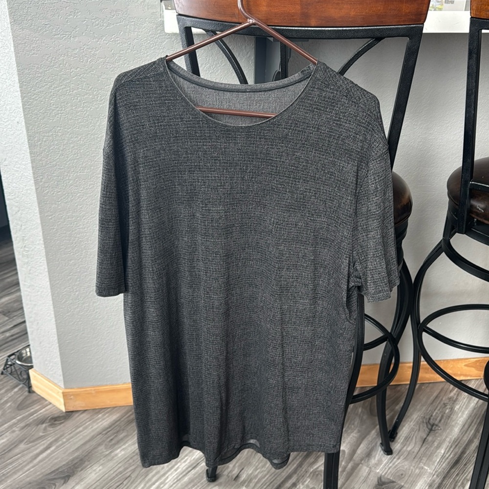 Lululemon Men’s Dark Gray Athletic shirt